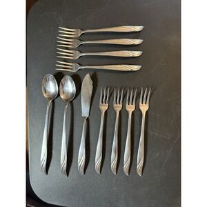 Vintage Stainless Steel Flatware Set Japan 11 Pc Mid Century Leaf‎ Pattern